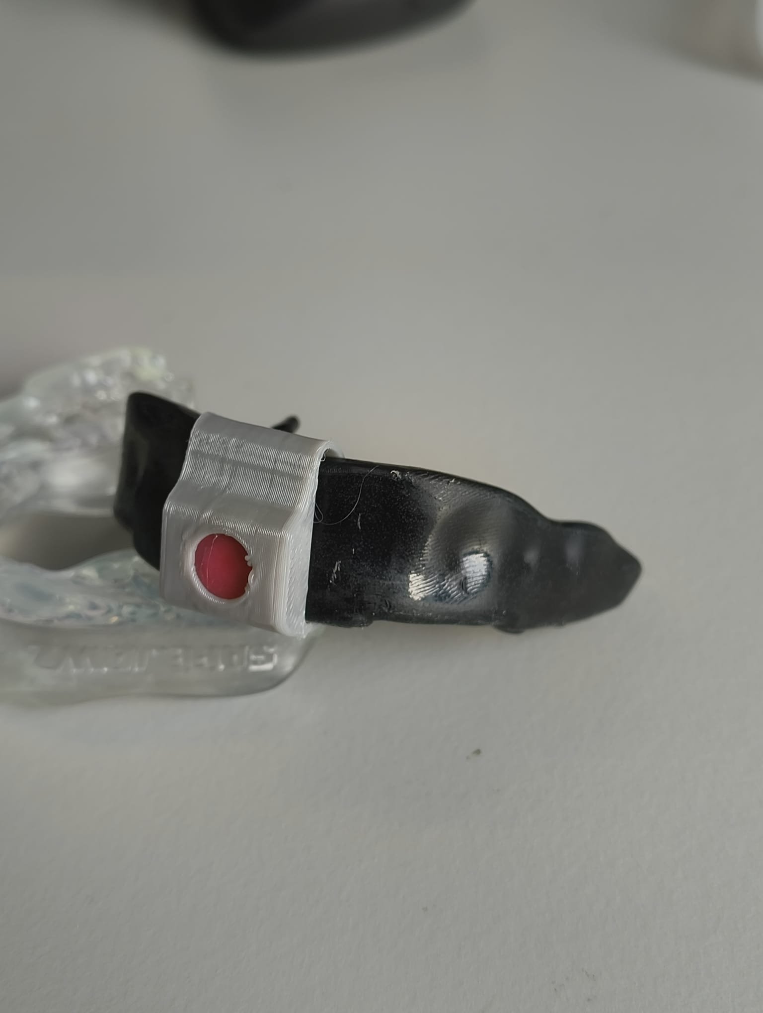 Indicator triggered — red dot visible